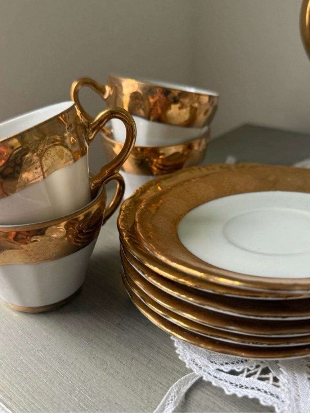 KPM White Gold Trim Tea Set 6
Cups/Saucers, Teapot, Creamer & Sugar Bowl - Picture 6 of 6